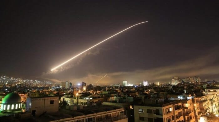 Vidéo : Washington, Paris et Londres lancent des frappes sur la Syrie frappes