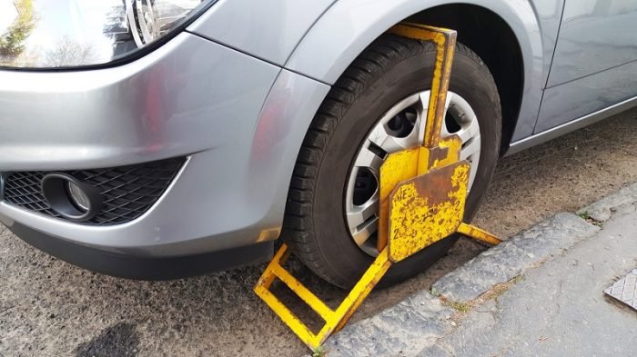 Le tribunal administratif de Rabat interdit la pose de sabots le tribunal