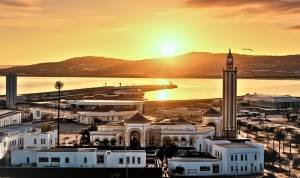 L’aube pendant le Ramadan à Tanger, une poésie du quotidien Tanger au lever du soleil pendant le Ramadan, rues calmes et atmosphère paisible à l’aube