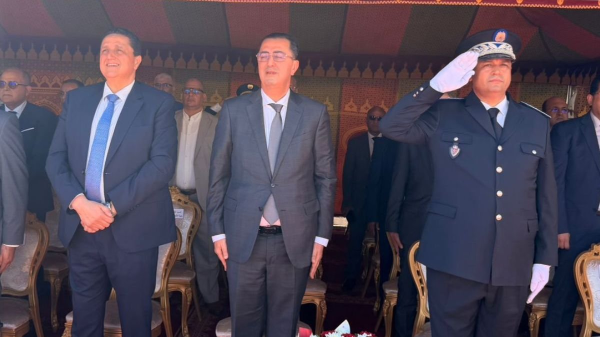 Le Préfet de police, Abdelkader Farah, le Wali de la région, Younes Tazi et le Président du Conseil régional, Omar Moro, lors de la cérémonie du 70e anniversaire de la Sûreté nationale à Tanger