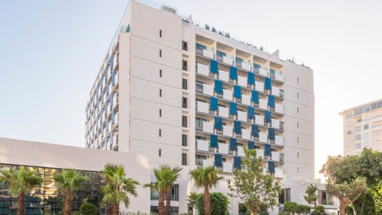 La façade extérieure de l'hôtel 5 étoiles, Barcelo Tanger