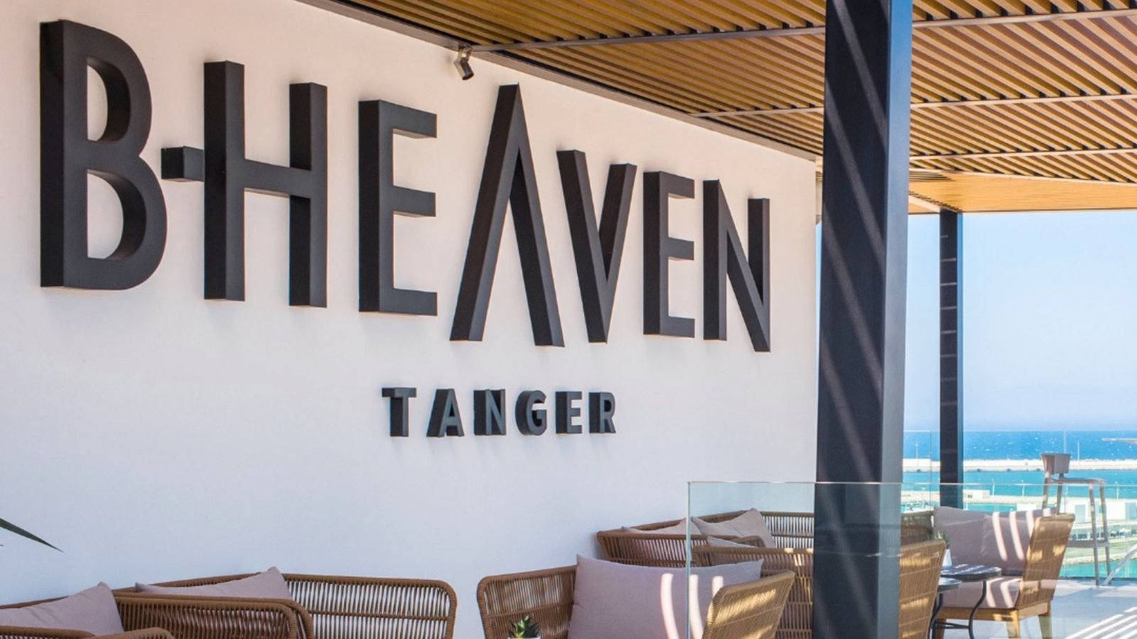 Le lounge bar B-Heaven, perché au sommet de l'hôtel