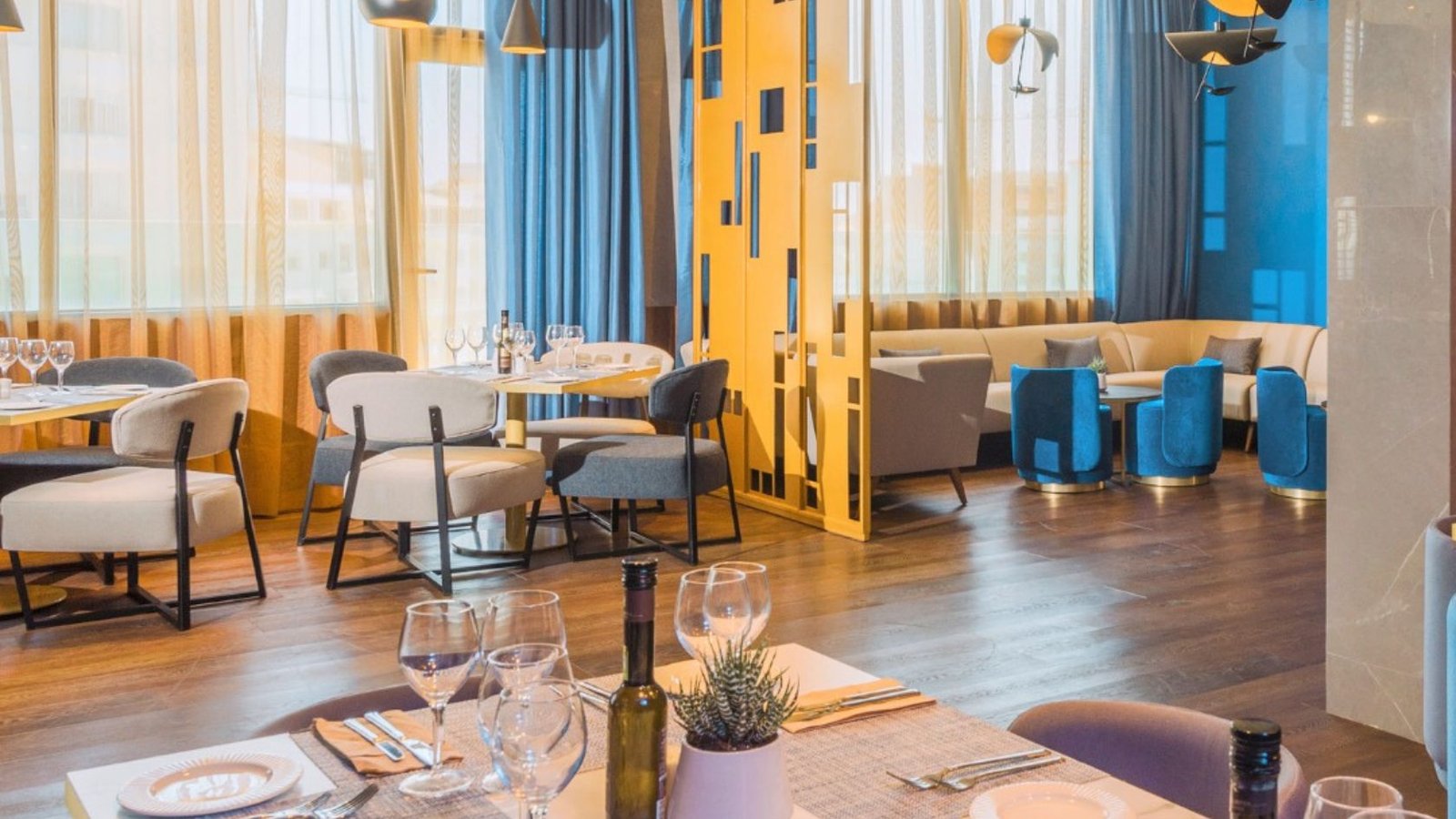 Restaurant Azurita de l'hôtel Barcelo Tanger avec vue sur mer
