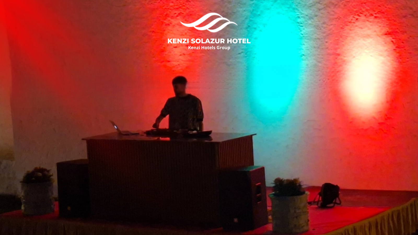 DJ au Bougainvillea du Kenzi Solazur Hotel à Tanger avant la soirée match du Maroc