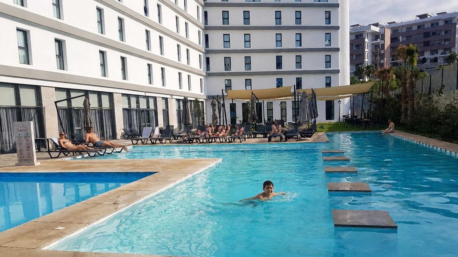 Piscine extérieur de l'Occidental 