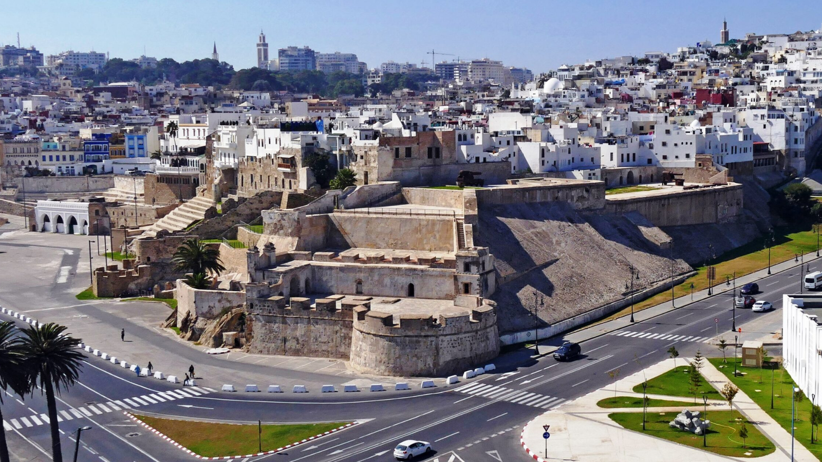 Vue aérienne de Borj Dar El-Baroud à Tanger, situé près du port et de la médina