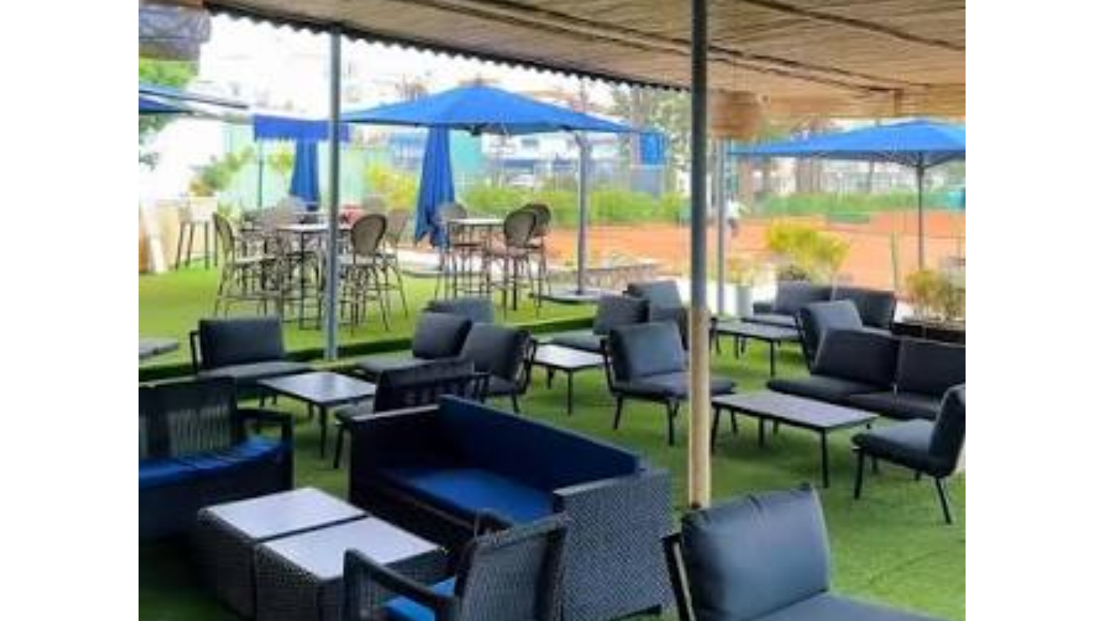 Retransmission match de foot à Tanger au club de tennis M'Sallah Garden