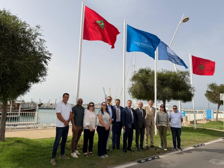 Nouveau succès pour Tanja Marina Bay International : le Pavillon Bleu renouvelé pour la 3e année L'équipe de Tanja Marina Bay célèbre le renouvellement du label Pavillon Bleu pour le tourisme nautique à Tanger.