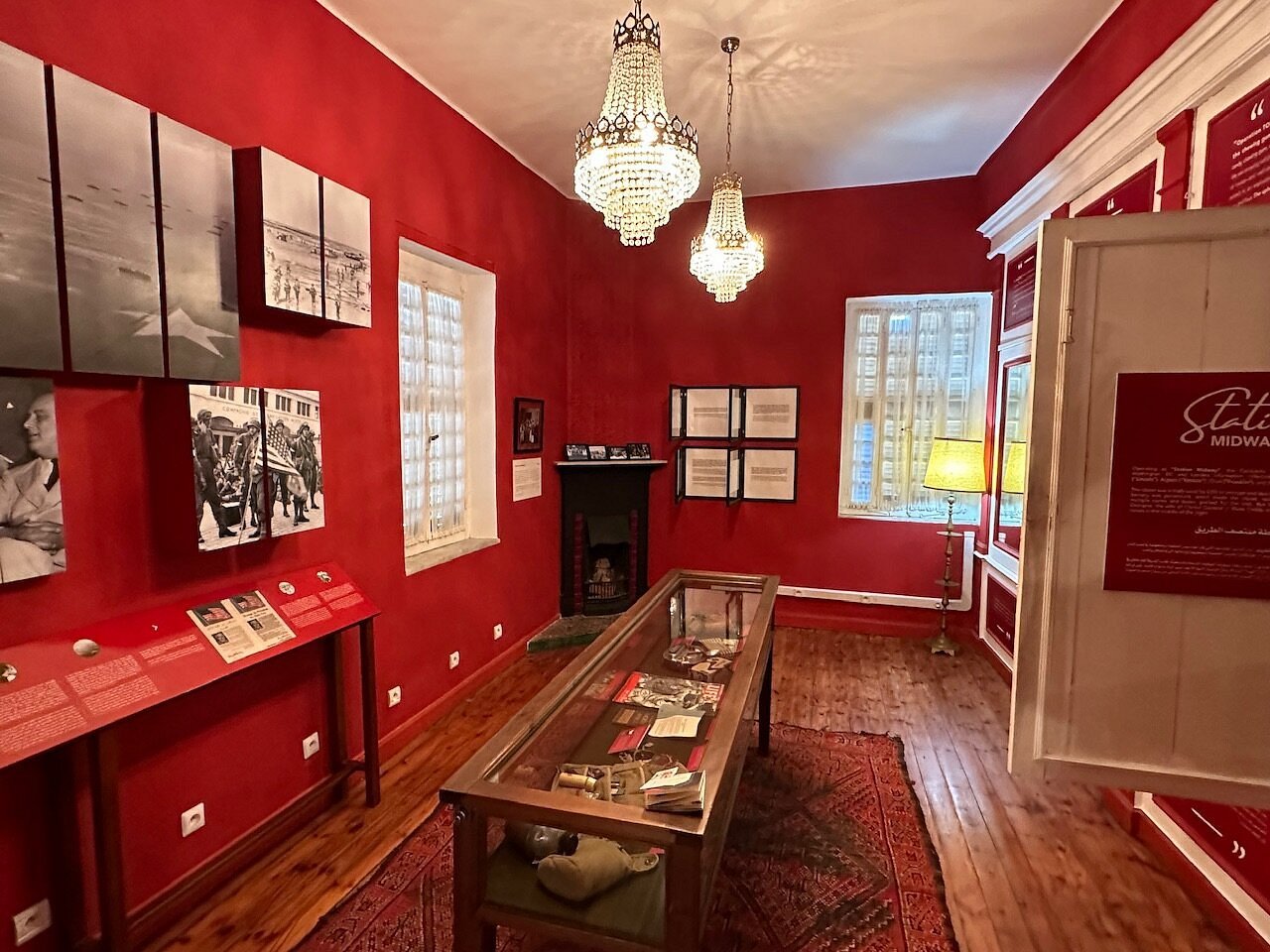 salle d'exposition à la Légation Américaine à Tanger