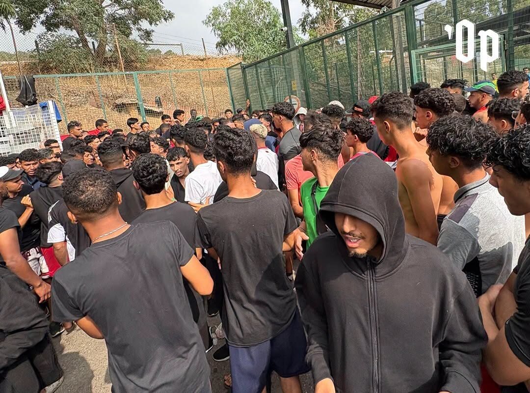 La frontière de la ville autonome de Ceuta franchi par les migrants.