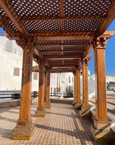 La terrasse de Borj El Hajoui à Tanger ouverte sur le Détroit de Gibraltar