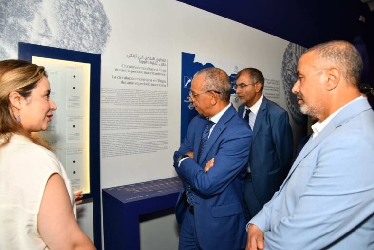 Visiteurs l'exposition Confluences Tangéroises à Borj En-naam
