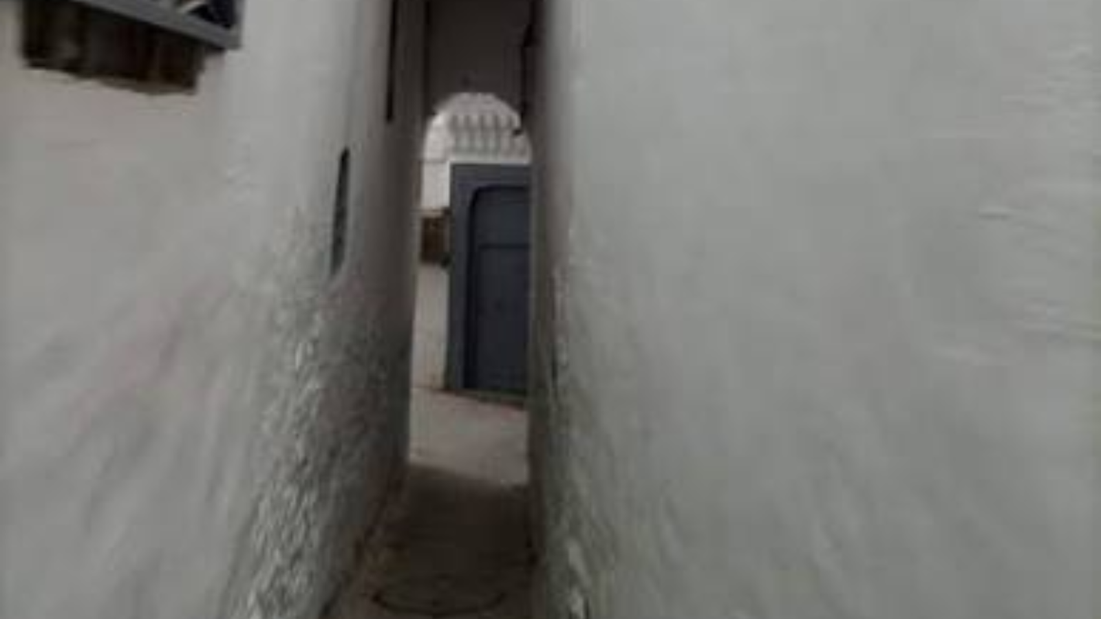 Zankat Wahed à Tanger, célèbre ruelle étroite située dans la médina historique