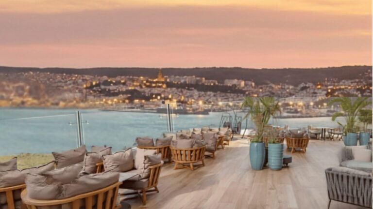 Série vacances en septembre – Idou Malabata Beach & SPA : Notre deuxième escale face à l’immensité marine Crépuscule à l'Idou Malabata Tanger : la deuxième escale proposée par Mon Livret du Nord du Maroc