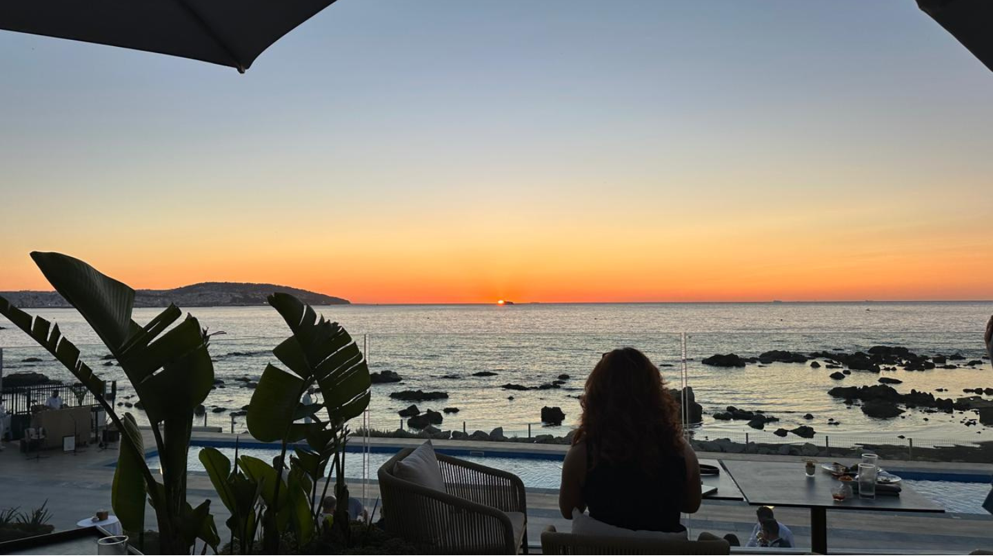 Vue panoramique au coucher de soleil depuis la terrasse du Restaurant La Mer de l'hôtel Idou Malabata Tanger