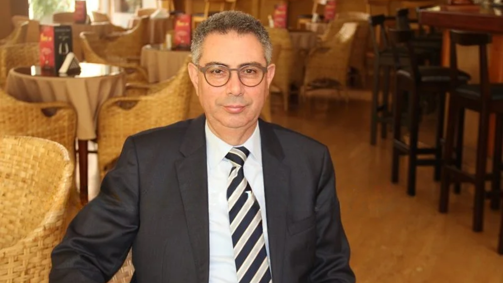 Portrait de Mounir Benkirane, Directeur Général de l'hôtel El Oumnia Puerto et du Restaurant Ibiza.